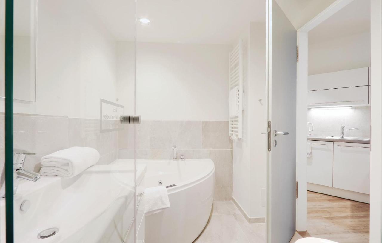 Cozy Apartment In Luebeck Travemuende With Sauna Bagian luar foto